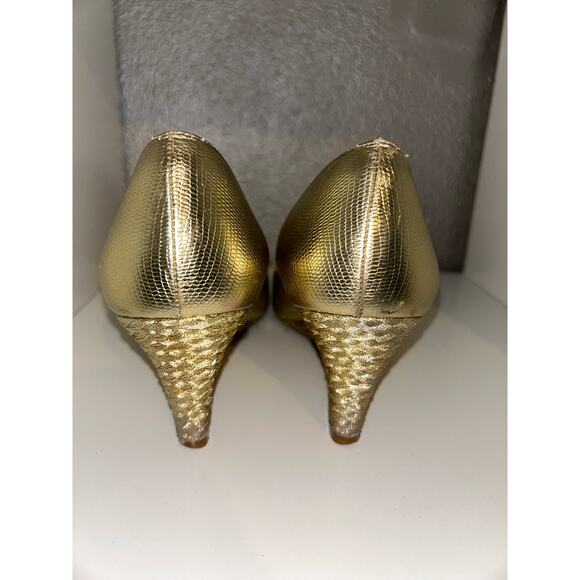 ✨ LK Bennett Gold Metallic Wedge Heels – Size 8.5 – Glam, Chic & Shimmery! ✨ - Picture 8 of 10